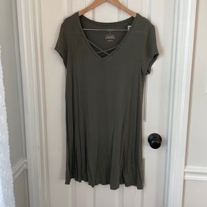 woman’s short sleeve green dress, size medium, worn regularly